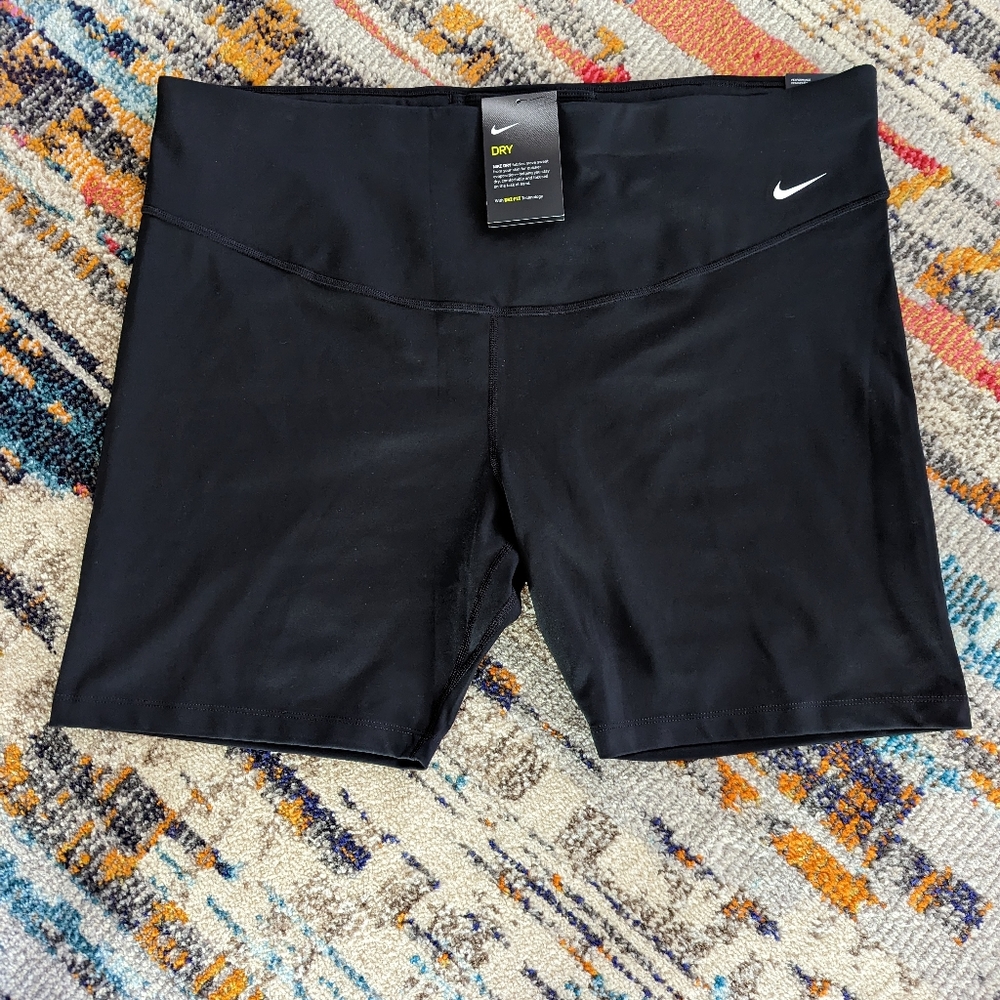 NIKE DRI-FIT PERFORMANCE SHORT